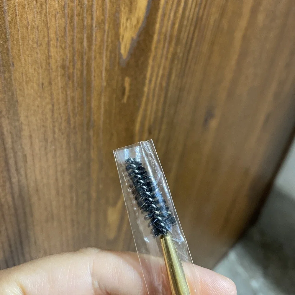 BILLION DOLLAR BRUSHES ~‎ CHARCOAL INFUSED BRISTLES EYEBROW BRUSH